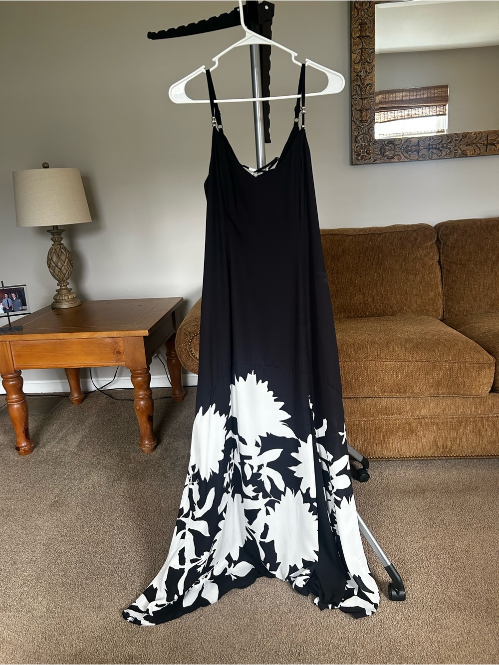 White House Black Market Black & White Floral Maxi Sleevless Dress
